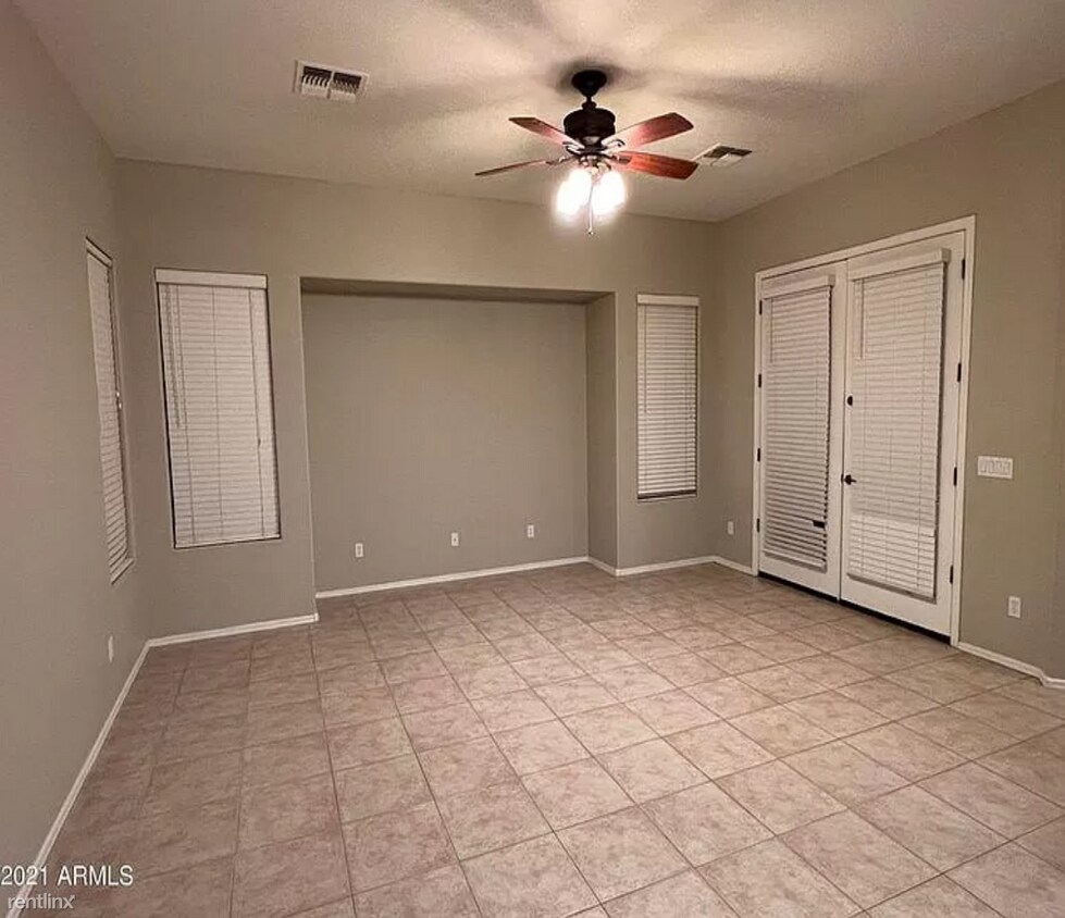 Foto del edificio - 4 br, 2 bath House - 4628 E County Down Dr