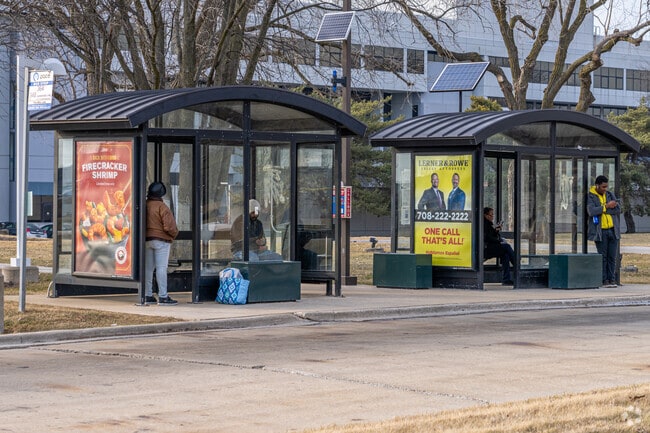 Residents appreciate the access to public transportation in South Holland.