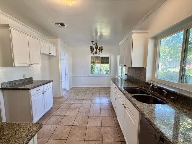 Building Photo - 1369 Norton Ave