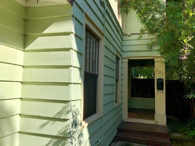 Building Photo - ROUND LAKE 3/3/1 HISTORIC HOME