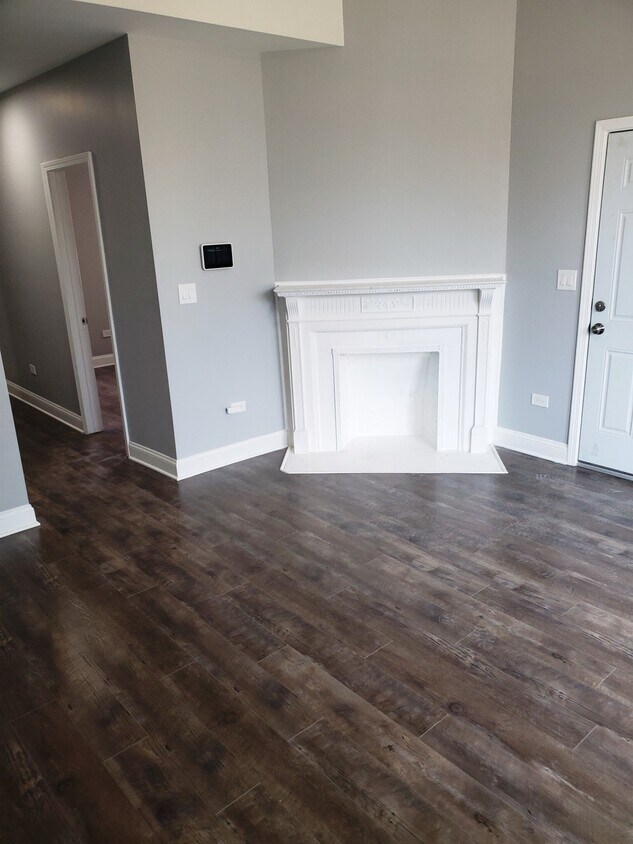 Foto principal - 6322 S Champlain Ave