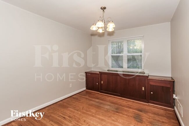 Building Photo - 2849 Veazey Ave