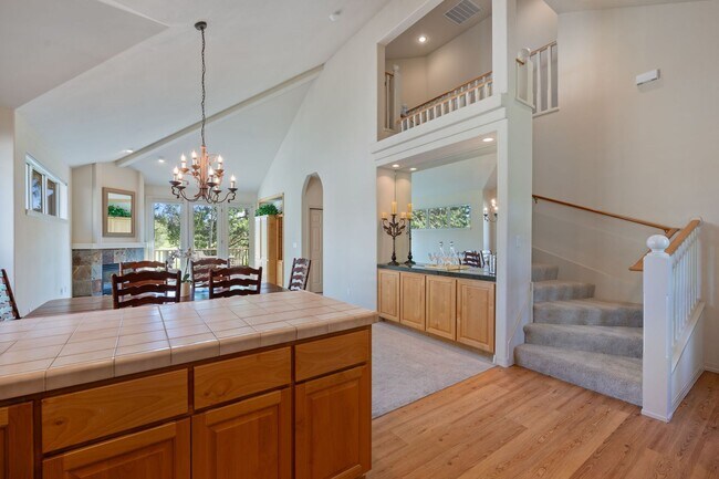 Foto del edificio - Gated Community in Broken Top