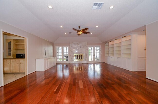 Building Photo - 11906 Pepperdine Ln