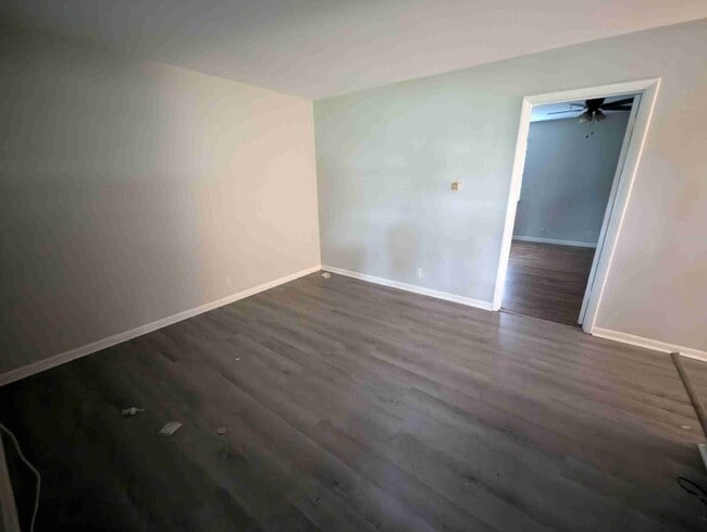 Building Photo - 5568 Reidland Rd