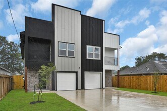 Building Photo - 7415 Hezekiah Ln