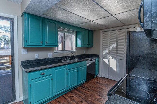 Foto del edificio - 2 BR, 2.5 BA Townhouse close to SJAFB! Newly renovated!