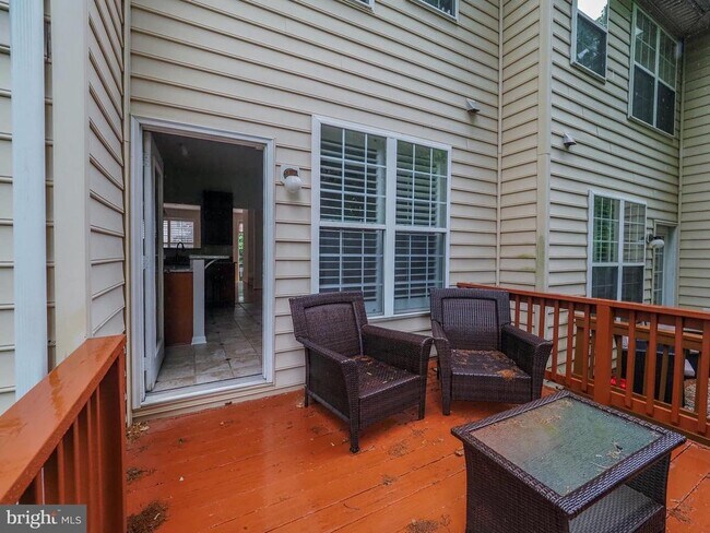 Foto del edificio - 32 Harbour Heights Dr