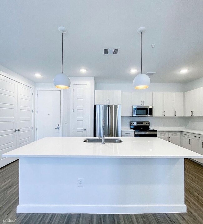 Building Photo - 1 br, 1 bath Condo - 1290 IH-30E