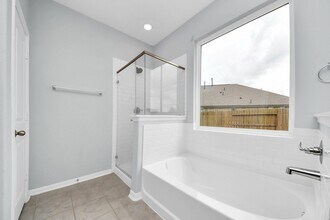 Building Photo - 208 Salange Ln