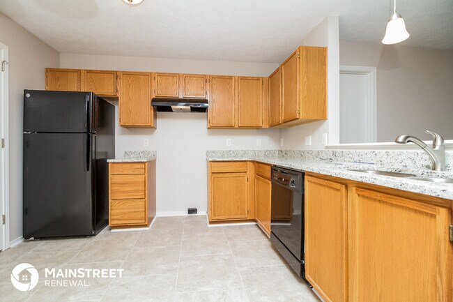 Foto del edificio - 7218 Hidden Lake Dr