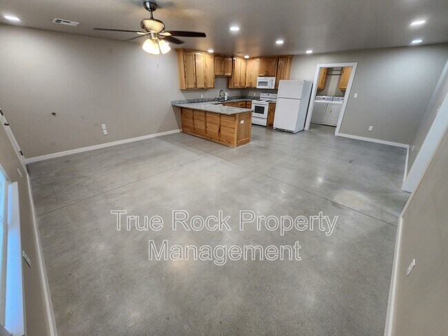 Building Photo - 13760 County Rd 1554