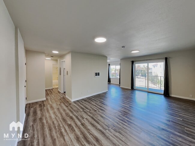 Foto del edificio - 240 Athol Ave