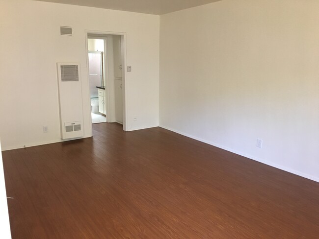 Foto del edificio - 907 N Gardner St