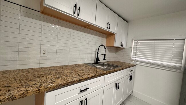 Foto del edificio - 1046 NW 3rd Ave