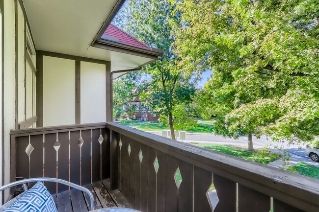 Foto del edificio - Spacious 1 BDR in Central Boulder