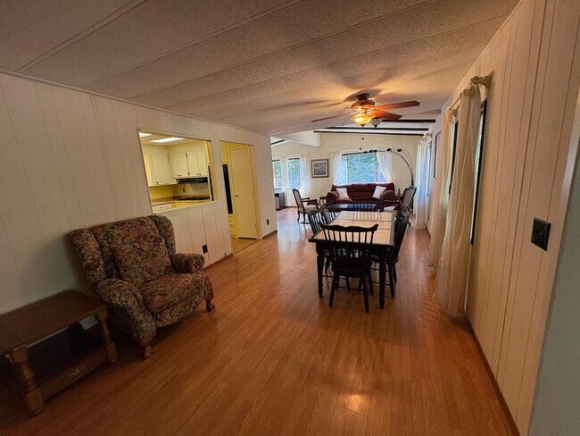 Foto del edificio - 5631 Canyon Creek Rd