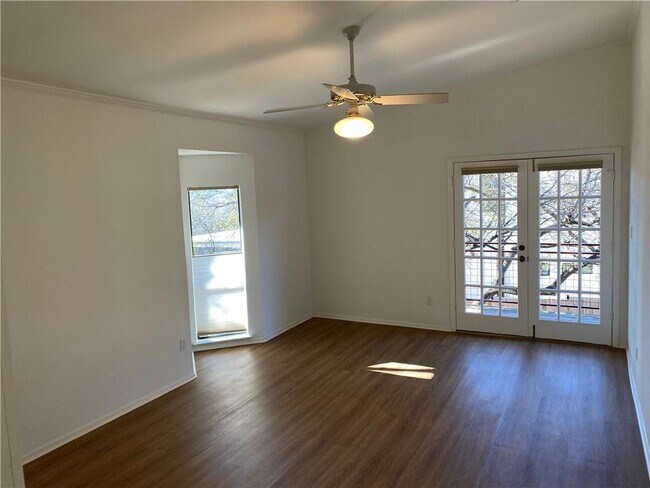 Building Photo - 2102 Rabb Rd