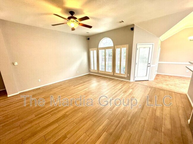 Foto del edificio - 10216 Mallory Dr