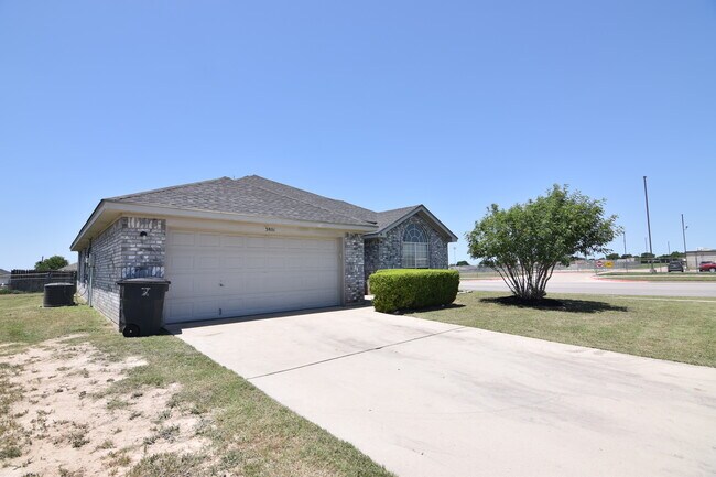 Building Photo - 3801 Shellrock Dr