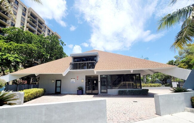 Foto del edificio - 1470 NE 123rd St