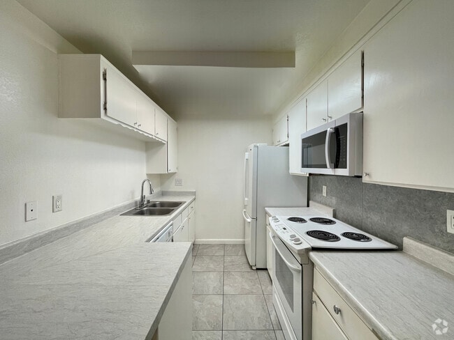 Building Photo - 32502 Cathedral Canyon Dr