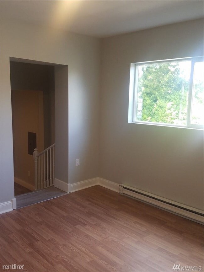 5 br, 2.5 bath House - 9257 51st Ave S Unit B - 4