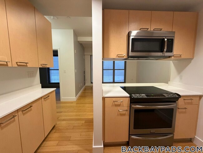 Building Photo - 1085 Boylston St