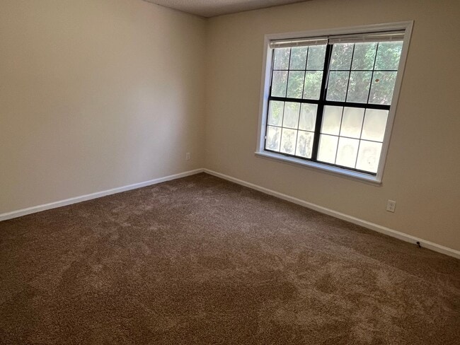 Foto del edificio - 2BD/1B Duplex