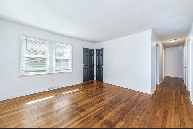 Foto del edificio - 1208 Louis Ln