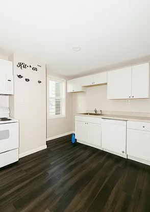 Building Photo - 677 2nd Ave