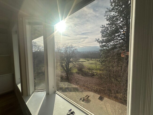 Foto del edificio - Beautiful 3 Bedroom home in the Mountain Meadows Community