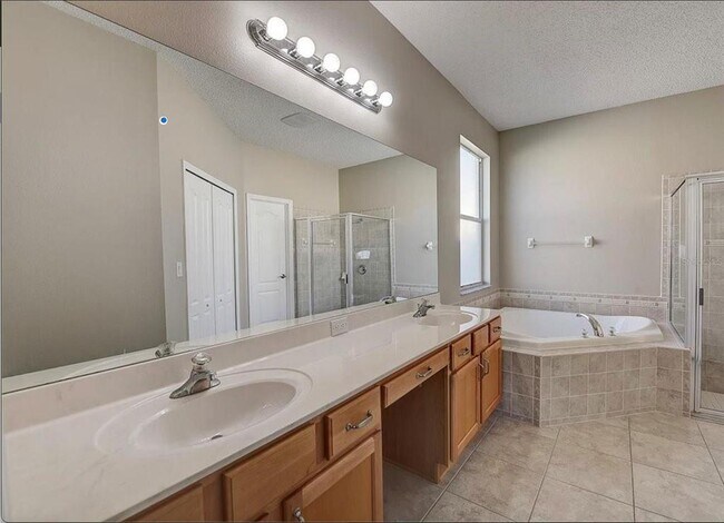 Building Photo - 4739 Mapletree Loop