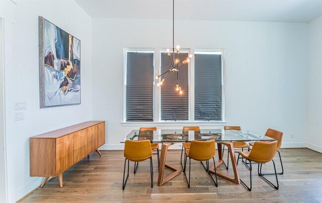 Foto del edificio - 9807 FINCH FALLS Ln