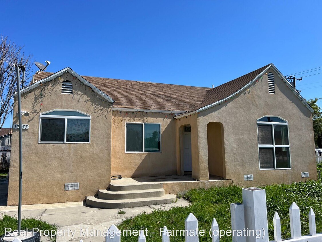 Foto principal - 3 br, 2 bath House - 12457 Felipe St