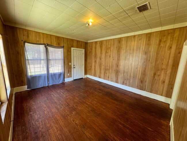 Building Photo - "Like New" Home In Bossier