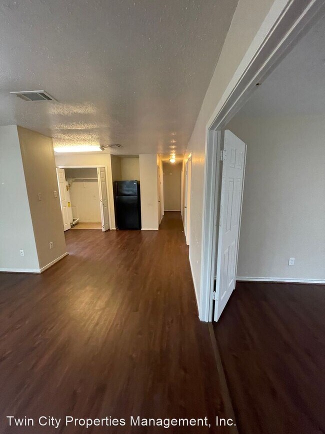 Building Photo - 4 br, 2 bath House - 304 B Richards