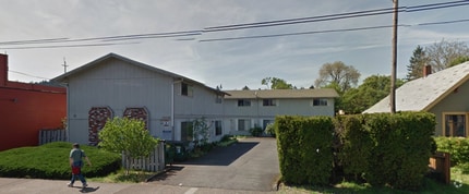 Building Photo - 339 SE 79th Ave