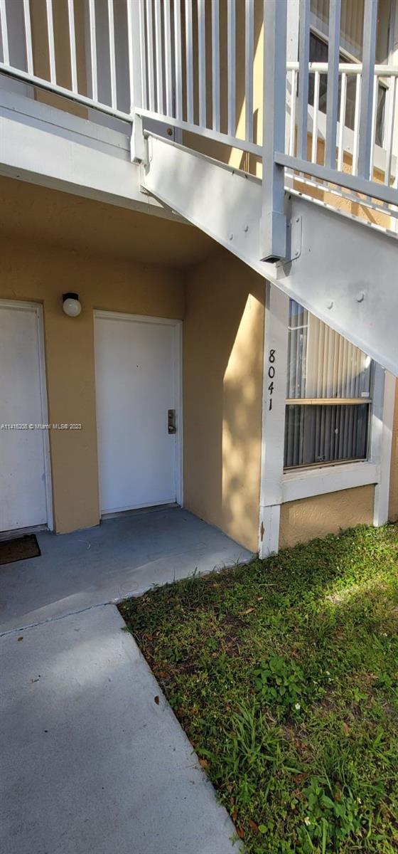 Building Photo - 8041 SW 21st Ct