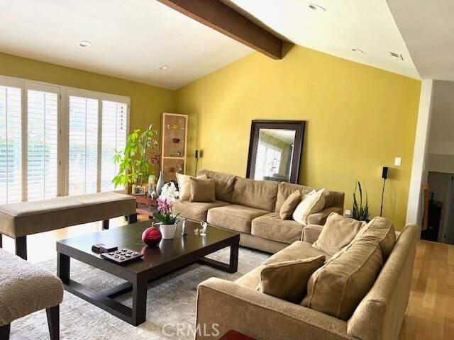 Foto del edificio - 23102 Greenwood Ave