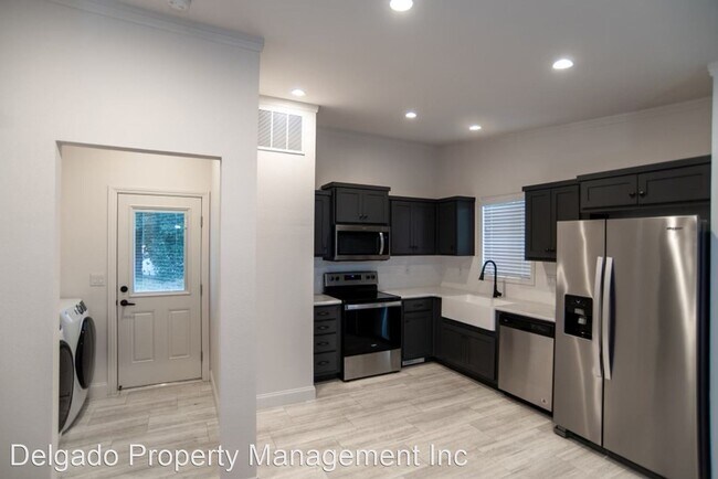 Foto del edificio - 2 br, 2 bath House - 911 Paradise Blvd