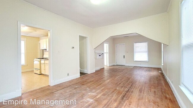 Foto del edificio - 3 br, 1 bath House - 112 E Lawrence St