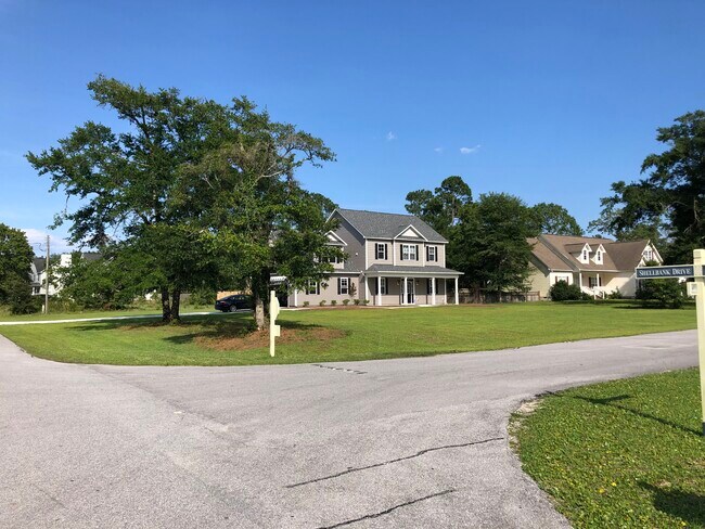 Building Photo - 204 Shellbank Dr