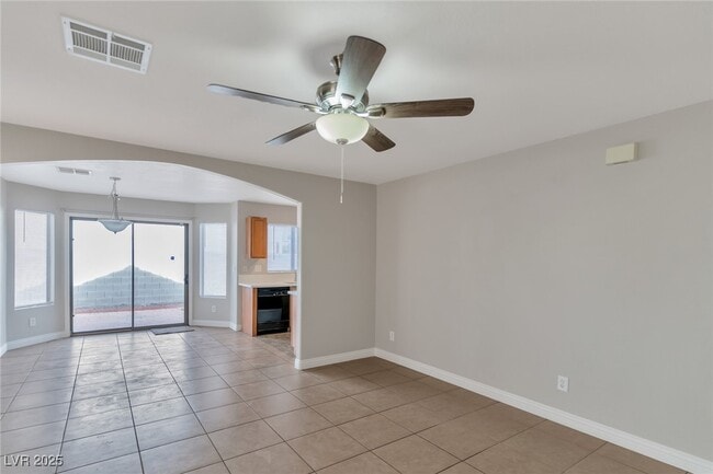 Foto del edificio - 9652 Brooks Lake Ave