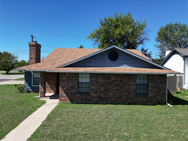 Building Photo - 1615 Fairfield Cir
