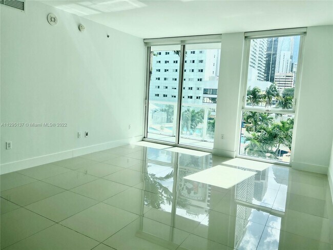 Foto del edificio - 244 Biscayne Blvd