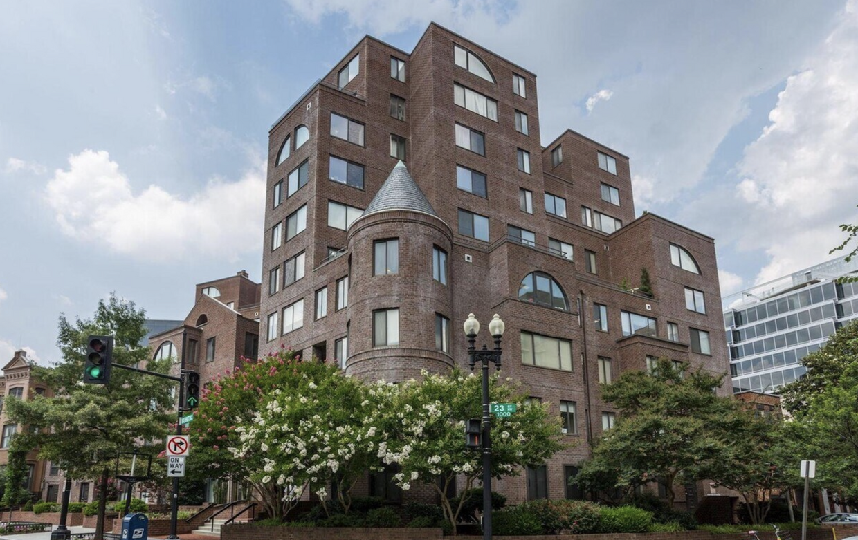 Foto principal - 3 Washington Cir NW