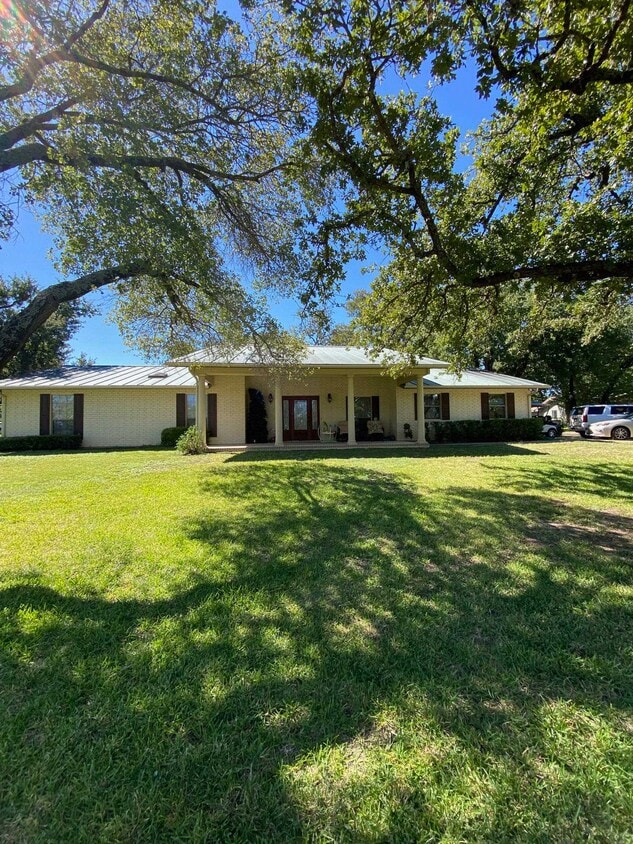 101 Southern Spur, Horseshoe Bay, TX 78657 House Rental in Horseshoe