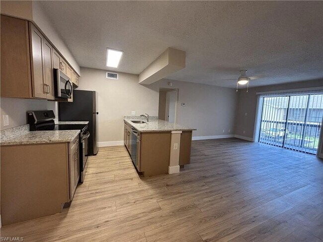 Foto del edificio - 5319 Summerlin Rd