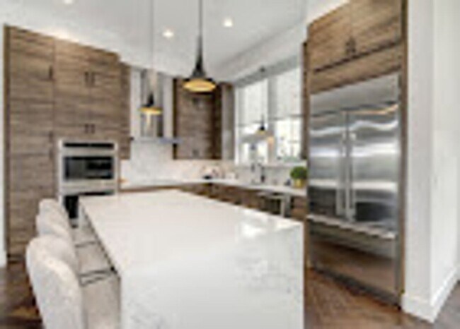 Building Photo - Residences at West Oaks